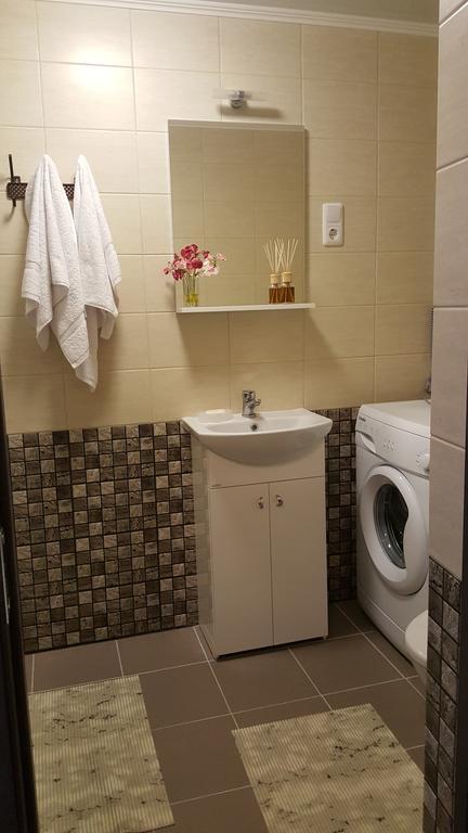 L.E.C. Travel Apartments Вентспилс Экстерьер фото